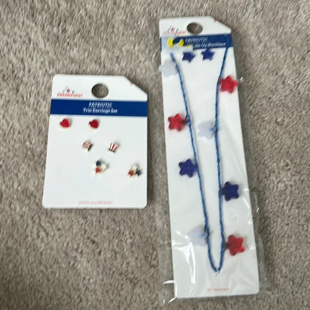 Patriotic set 3 earrings and light up stars necklace with earrings
